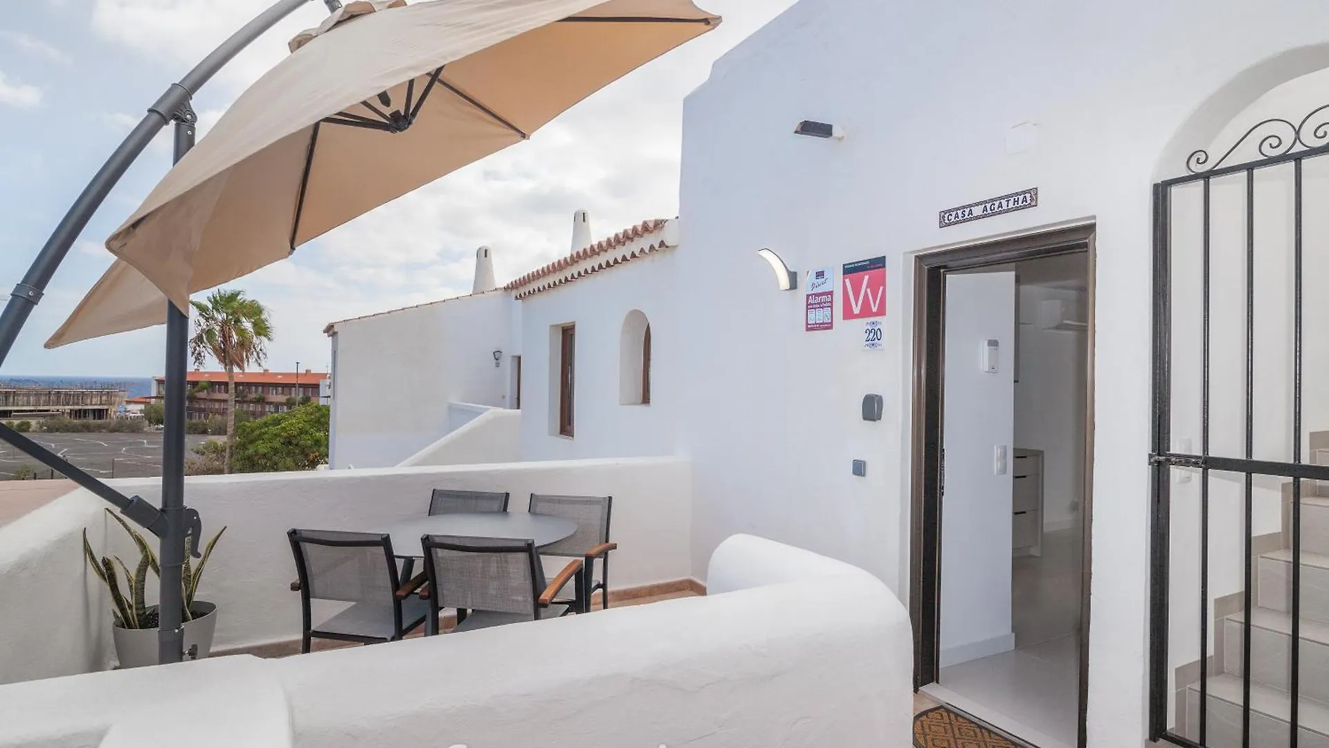 Casa Agatha - 3 Terraces, Ac, Tv Channels, 2 Bedrooms & Bathrooms, Heated Pool San Miguel de Abona Apartment