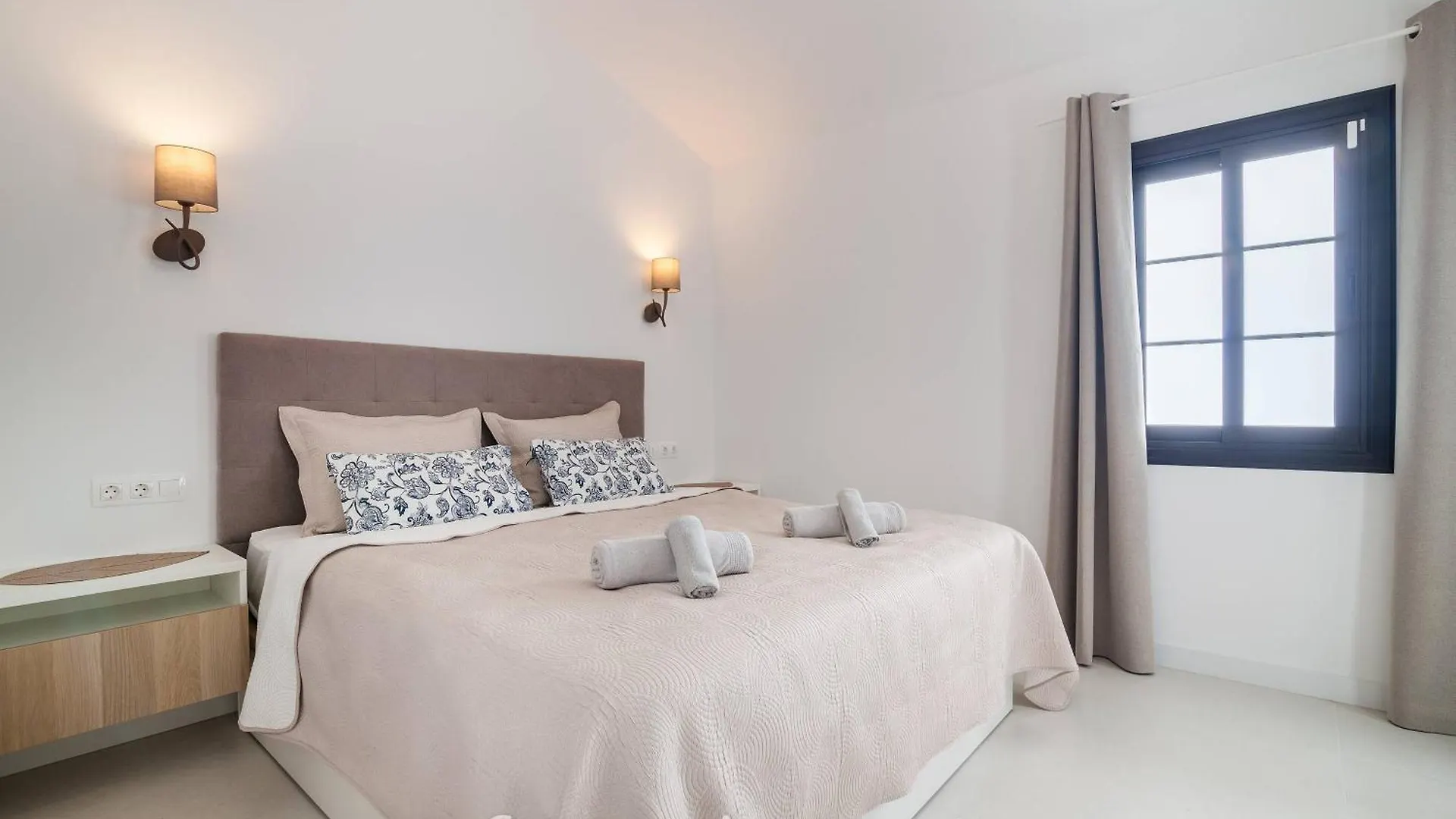 Casa Agatha - 3 Terraces, Ac, Tv Channels, 2 Bedrooms & Bathrooms, Heated Pool San Miguel de Abona Apartment
