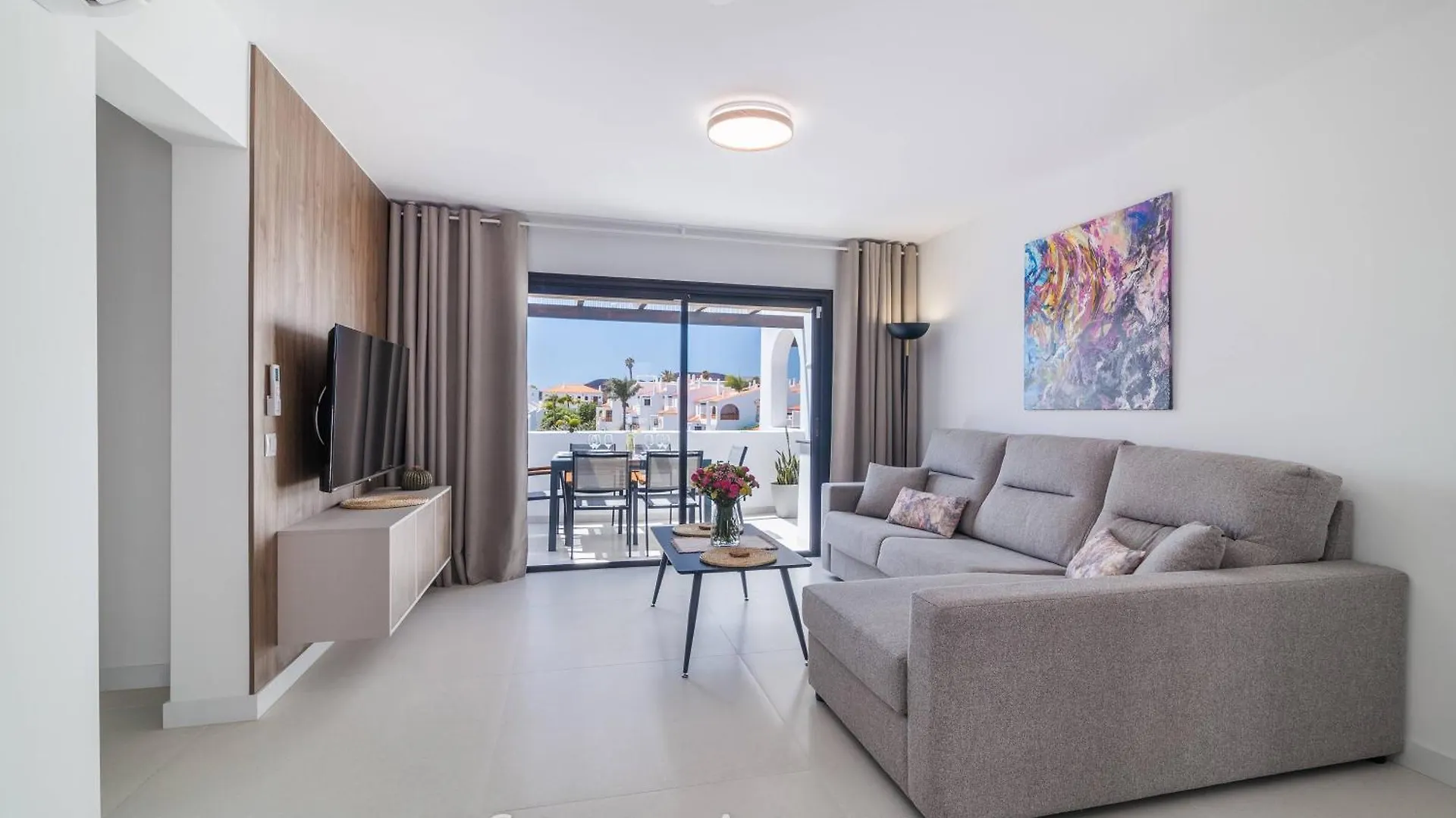 Casa Agatha - 3 Terraces, Ac, Tv Channels, 2 Bedrooms & Bathrooms, Heated Pool San Miguel de Abona Spain